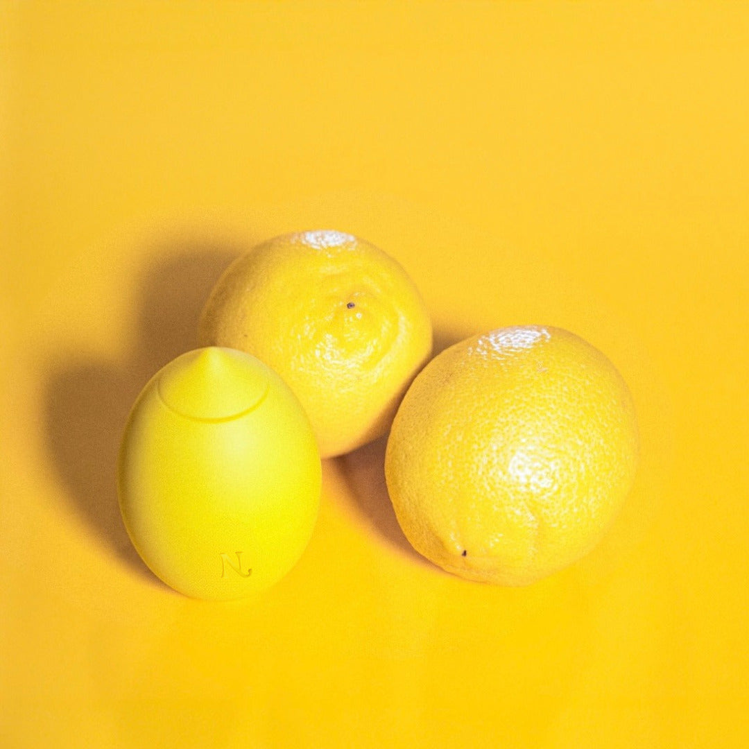 Get Lemon air-suction vibrator close-up