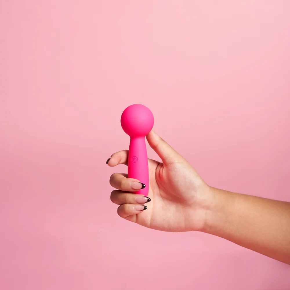 Lolly in hand